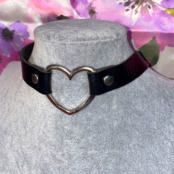 Dolls Kill Jewelry Dolls Kill Faux Leather Heart Choker Poshmark